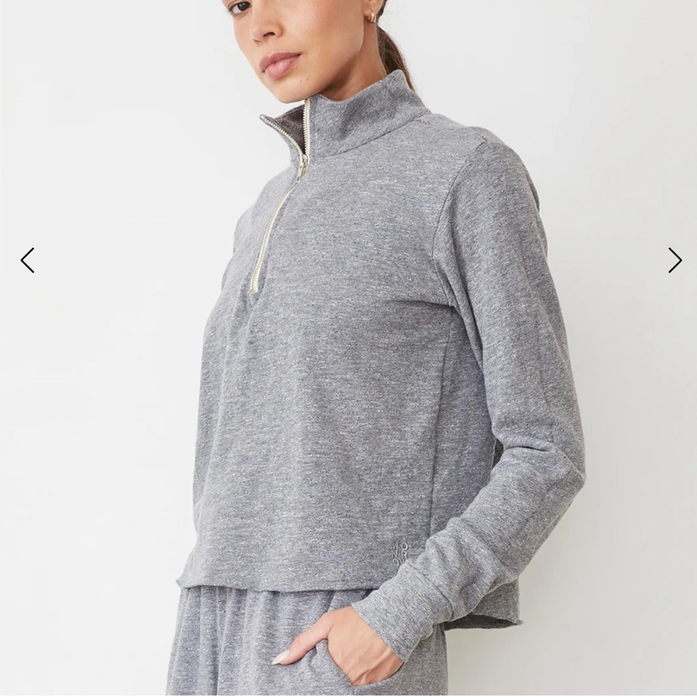Monrow half zip Top - Picture 2 of 4